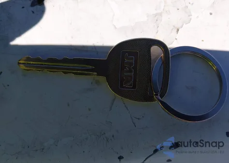 2004 Chevrolet Silverado 1500 Work Truck z USA, uszkodzony, nr VIN 1GCEC14X24Z317015